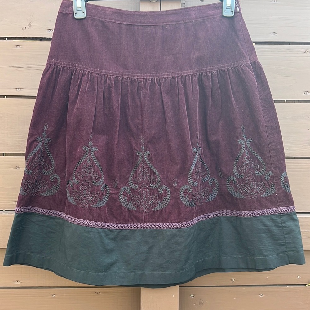 LOFT SKIRT.  Size 8P